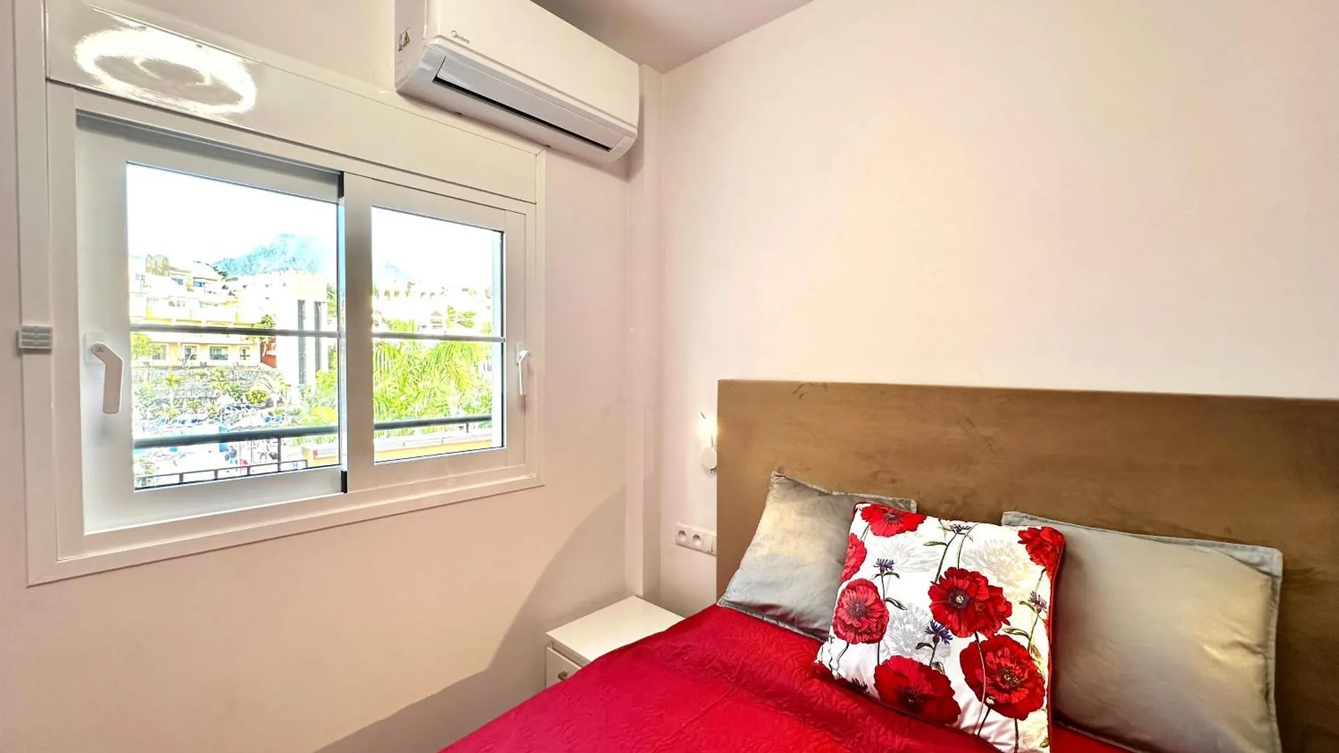 Sunset Apartment 2 & Heated Pool Los Cristianos  0*, Los Cristianos (Tenerife) Spain