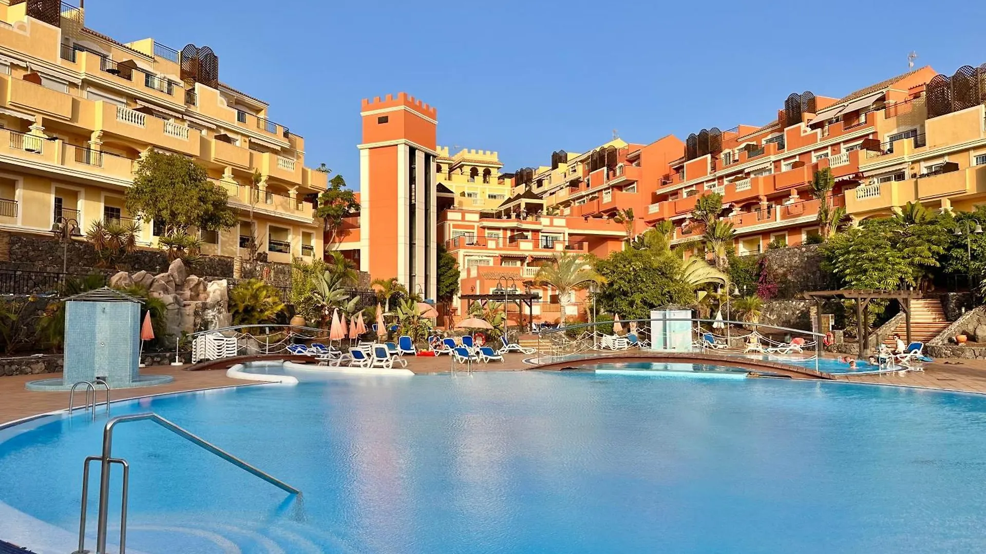 Sunset Apartment 2 & Heated Pool Los Cristianos  0*, Los Cristianos (Tenerife)