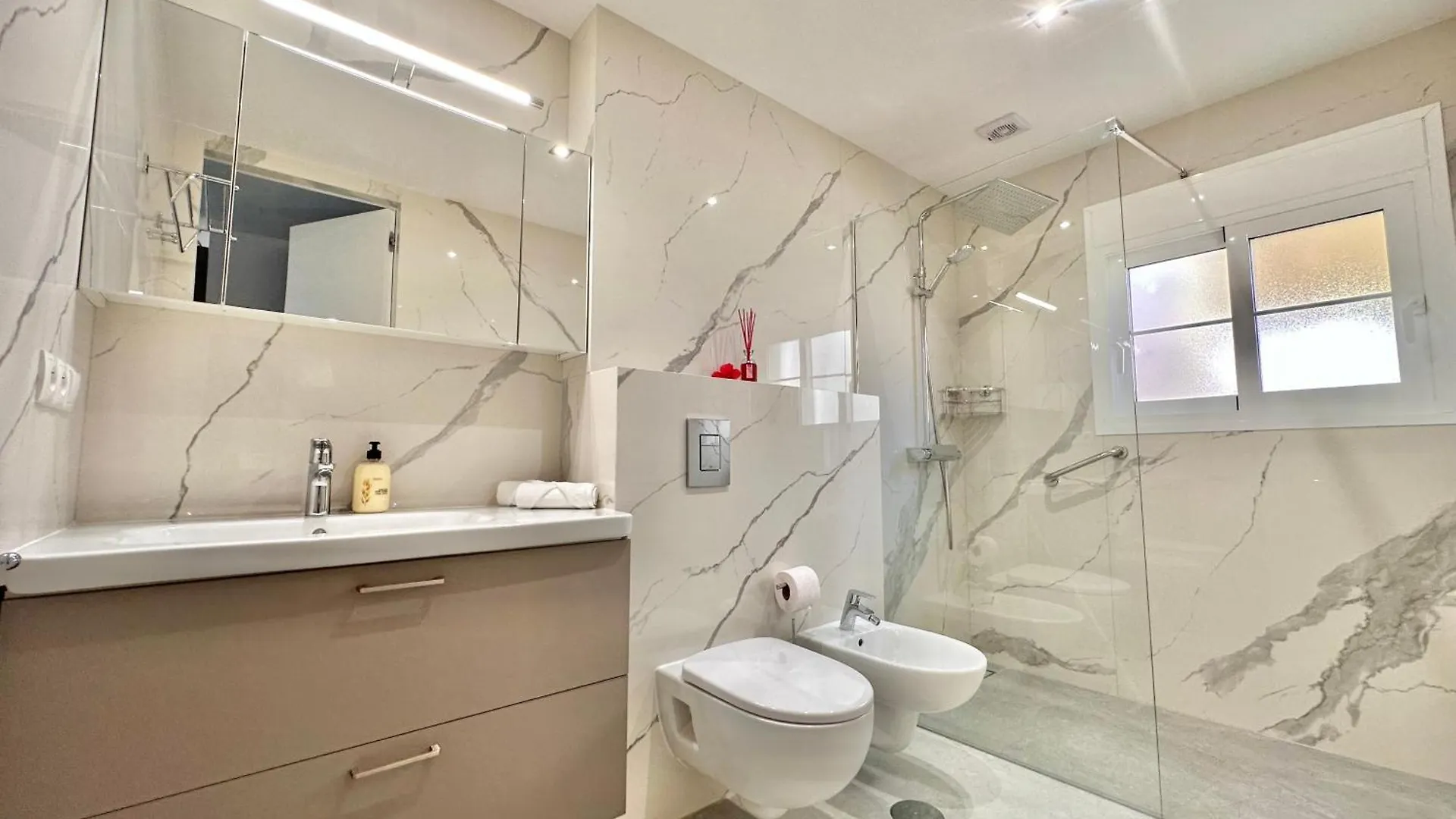 Sunset Apartment 2 & Heated Pool Los Cristianos