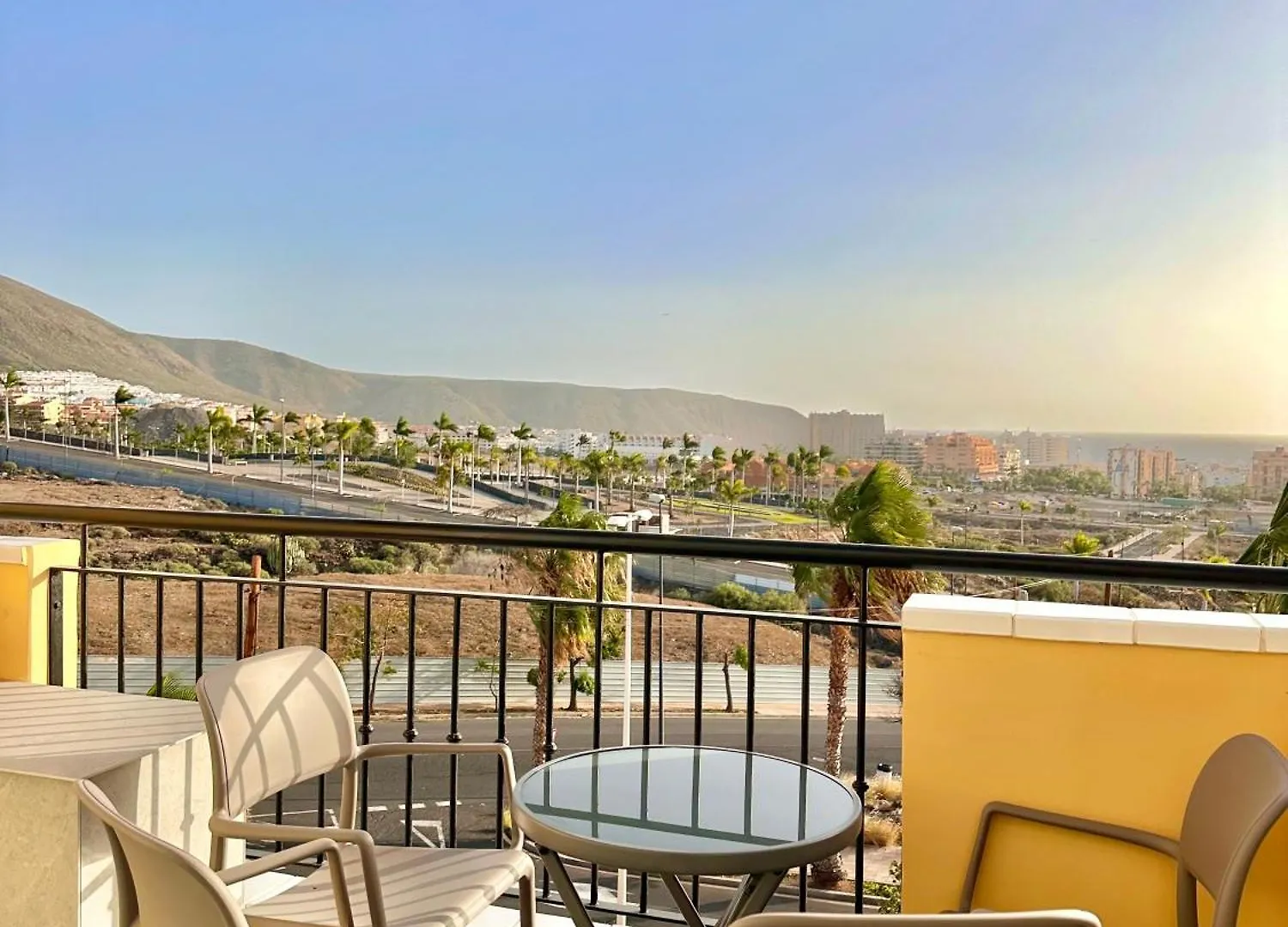 Sunset Apartment 2 & Heated Pool Los Cristianos   Los Cristianos (Tenerife)
